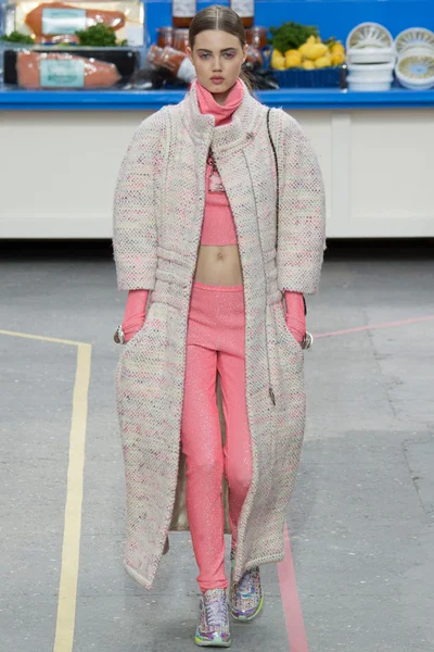Look 3